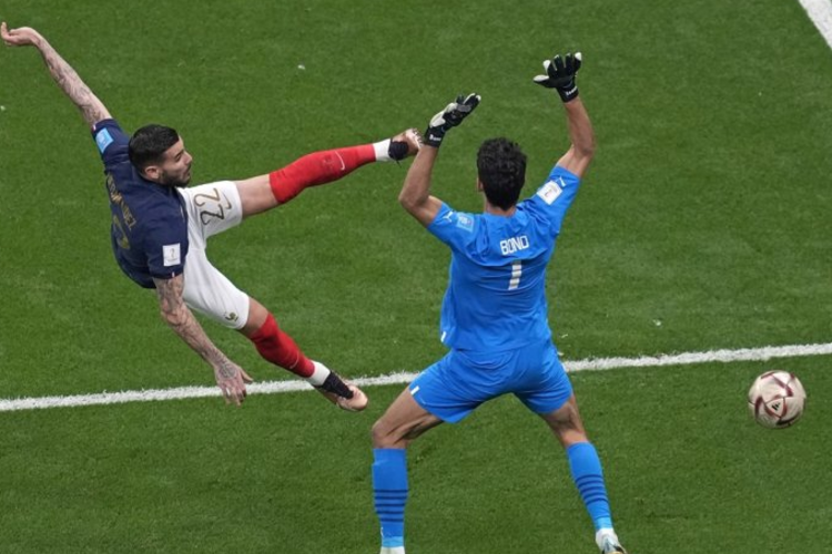 ฝรั่งเศสปิดฉากความฝันฟุตบอลโลกโมร็อกโกเพื่อเข้ารอบชิงชนะเลิศอาร์เจนตินา